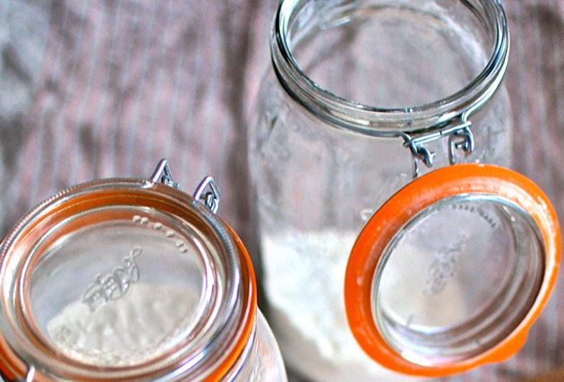Ingredient, Food storage containers, Mason jar, Cutlery, Spice, Kitchen utensil, Seasoning, Chemical compound, Dishware, Household silver, 