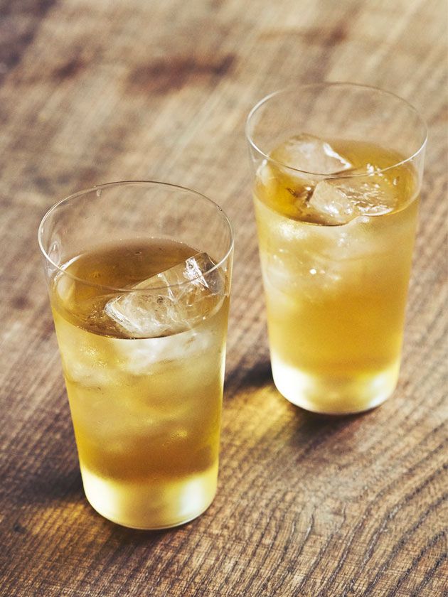 Fluid, Yellow, Liquid, Drink, Alcoholic beverage, Tableware, Distilled beverage, Ingredient, Classic cocktail, Alcohol, 