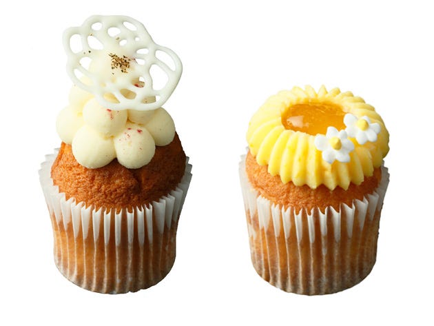 Cupcake, Food, Sweetness, Cuisine, Dessert, Baked goods, Ingredient, Baking cup, Recipe, Cake, 