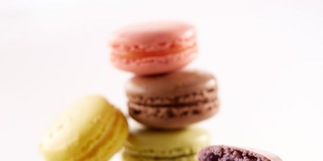 Food, Sweetness, Finger food, Macaroon, Dessert, Cuisine, Confectionery, Baked goods, Snack, Ingredient, 