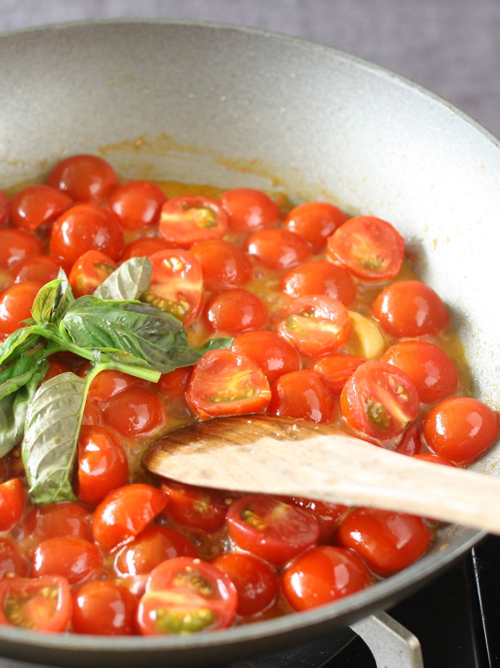 Food, Produce, Tomato, Ingredient, Fruit, Vegetable, Plum tomato, Bush tomato, Cherry Tomatoes, Flowering plant, 