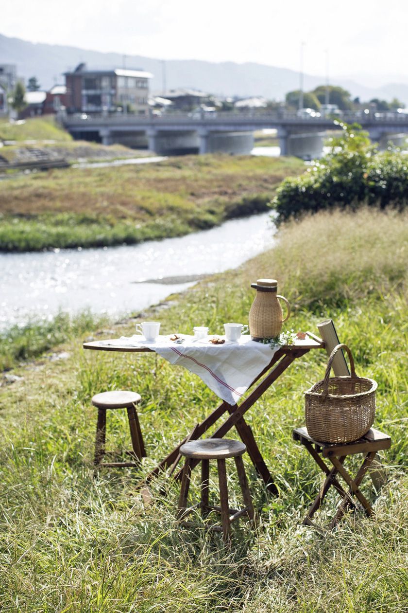 Bank, Iron, Channel, Outdoor furniture, Grass family, Outdoor table, Wetland, Fen, Fluvial landforms of streams, Marsh, 