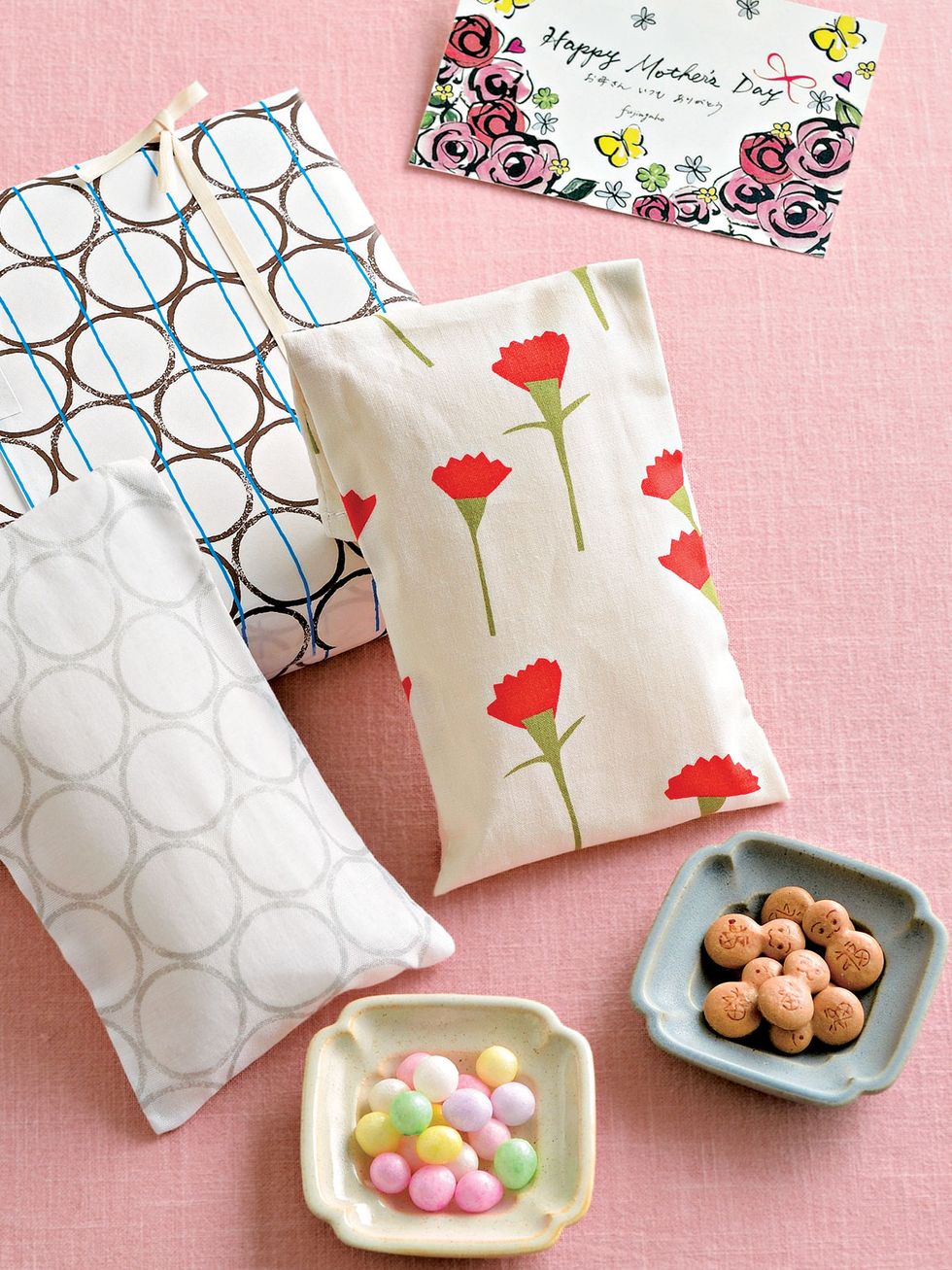 Cuisine, Food, Sweetness, Ingredient, Confectionery, Finger food, Cushion, Home accessories, Throw pillow, Candy, 