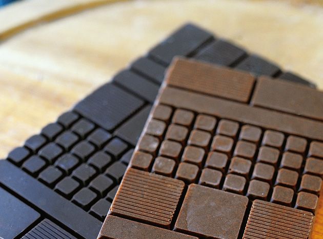 Brown, Rectangle, Chocolate, Tan, Tints and shades, Chocolate bar, Beige, Ingredient, Square, Cuisine, 