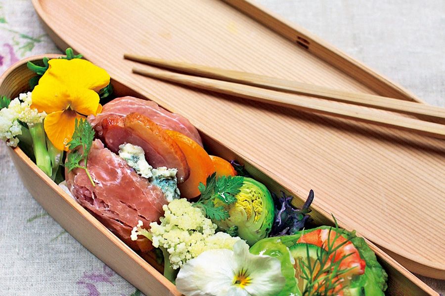 Dish, Cuisine, Food, Sashimi, Chopsticks, Meal, Japanese cuisine, Comfort food, Ingredient, Cutlery, 
