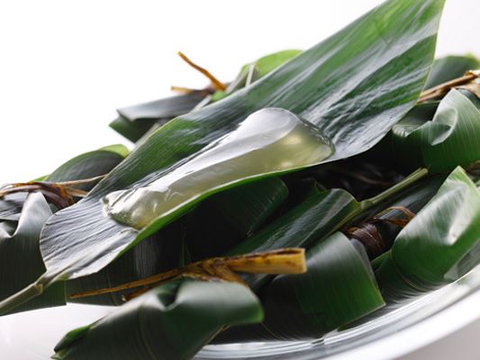 Green, Leaf, Ingredient, Zongzi, Produce, Whole food, Close-up, Staple food, Vegetable, Natural material, 