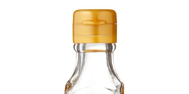 Liquid, Product, Yellow, Bottle, Amber, Glass bottle, Ingredient, Bottle cap, Tan, Label, 