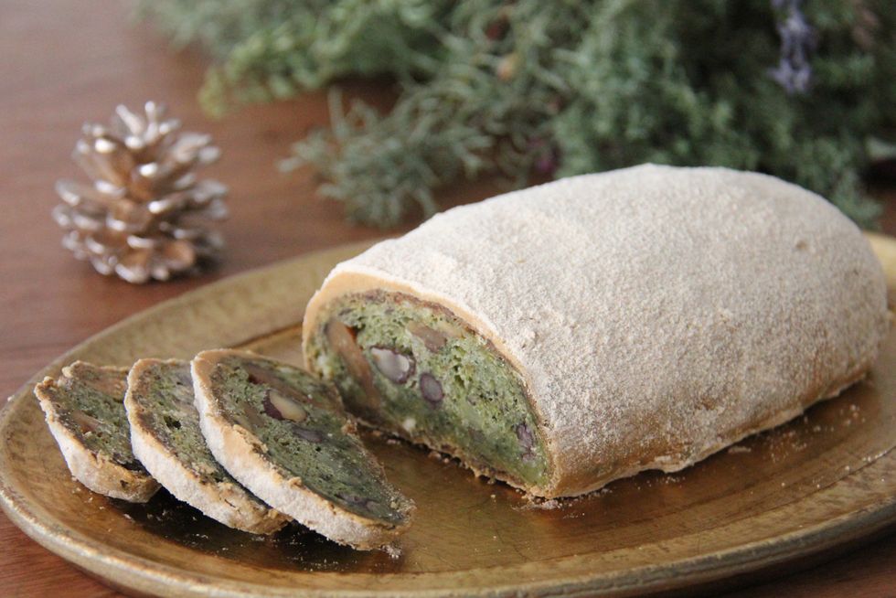 Food, Dish, Cuisine, Ingredient, Roulade, Baked goods, Produce, Recipe, Sandwich wrap, 