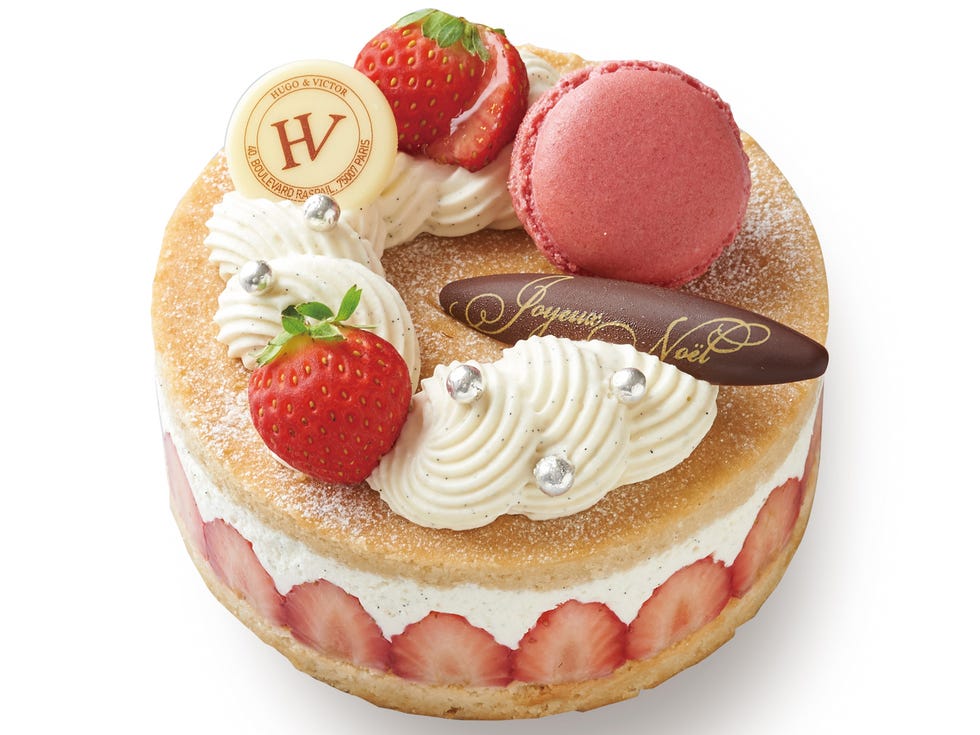 Food, Dish, Macaroon, Cuisine, Frozen dessert, Dessert, Strawberry, Sweetness, Strawberries, Cream, 