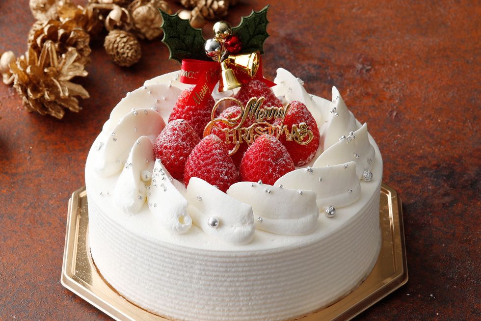 Food, Cake, Dessert, Whipped cream, Torte, Cream, Fruit cake, Cuisine, Cake decorating, Dish, 