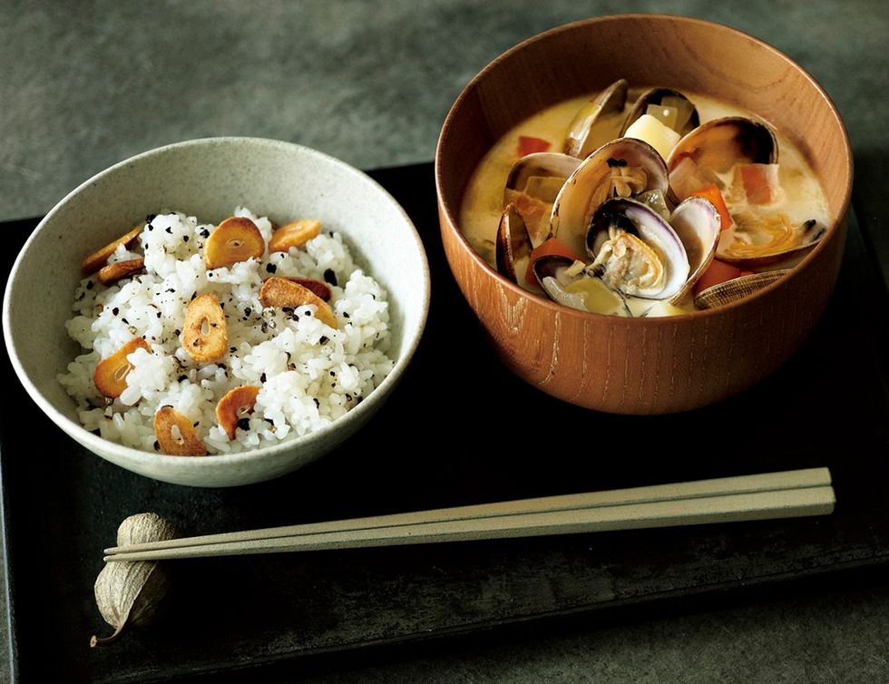 Dish, Food, Cuisine, Steamed rice, Ingredient, Takikomi gohan, Comfort food, Rice, Recipe, Produce, 