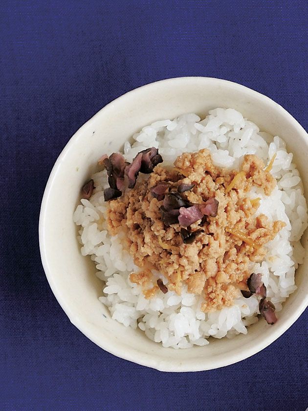 Dish, Food, Steamed rice, Cuisine, White rice, Ingredient, Rice, Jasmine rice, Comfort food, Glutinous rice, 