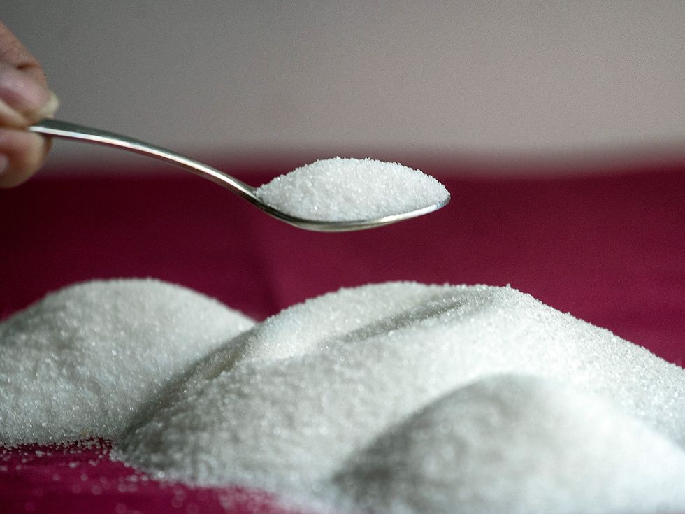Powdered sugar, Baking powder, Table sugar, Corn starch, Sugar, Saccharin, Food, Salt, Chemical compound, Spoon, 
