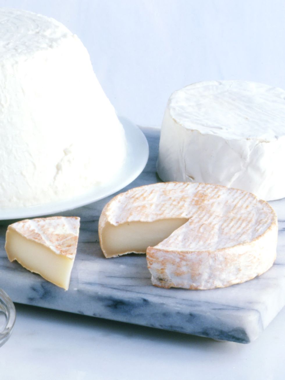 Food, Cheese, Ingredient, Goat cheese, Beyaz peynir, Brie, Dairy, Cuisine, Dish, Processed cheese, 