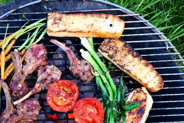 Barbecue, Grilling, Food, Barbecue grill, Cuisine, Outdoor grill, Grillades, Dish, Cooking, Ingredient, 