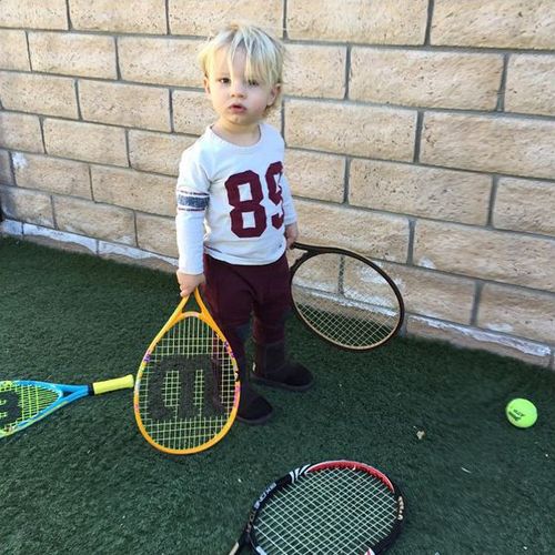 Sports equipment, Strings, Tennis, Racquet sport, Racket, Playing sports, Tennis Equipment, Sports, Tennis racket, Individual sports, 