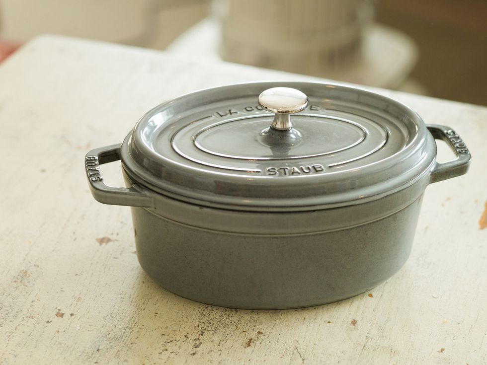 Lid, Product, Cookware and bakeware, Dutch oven, Font, Metal, Stock pot, Small appliance, Rice cooker, Crock, 