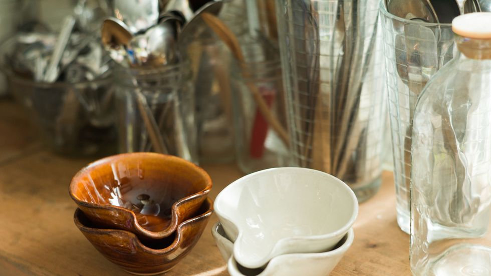 Cup, Serveware, Tableware, Cup, Porcelain, Drinkware, Teacup, Ceramic, Coffee cup, Drink, 