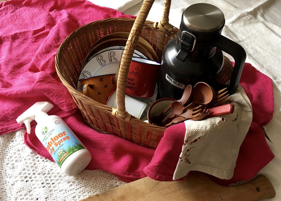 Basket, Storage basket, Home accessories, Wicker, Bottle, Picnic basket, Hamper, Present, Gift basket, Label, 