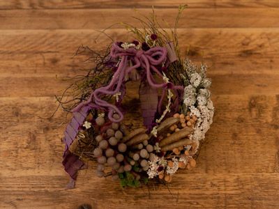 Lavender, Purple, Hardwood, Flowering plant, Still life photography, Wood stain, Natural material, Agriculture, Wood flooring, Flower Arranging, 