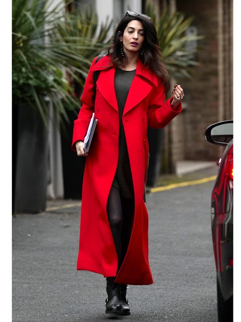 Clothing, Coat, Overcoat, Red, Trench coat, Outerwear, Fashion, Street fashion, Collar, Fashion model, 