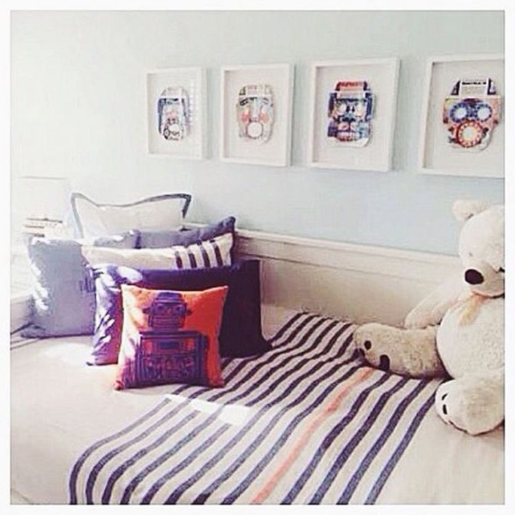 Room, Textile, Linens, Bedding, Interior design, Home accessories, Bed sheet, Bedroom, Cushion, Stuffed toy, 