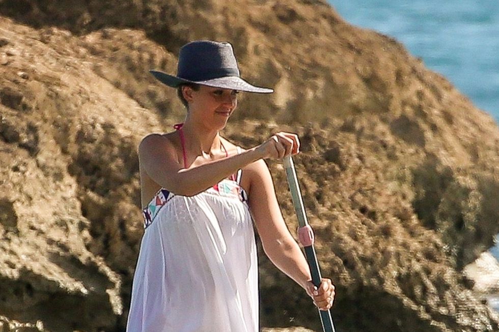 Sleeve, Human body, Shoulder, Hat, Water, Joint, Dress, Summer, People in nature, Beauty, 