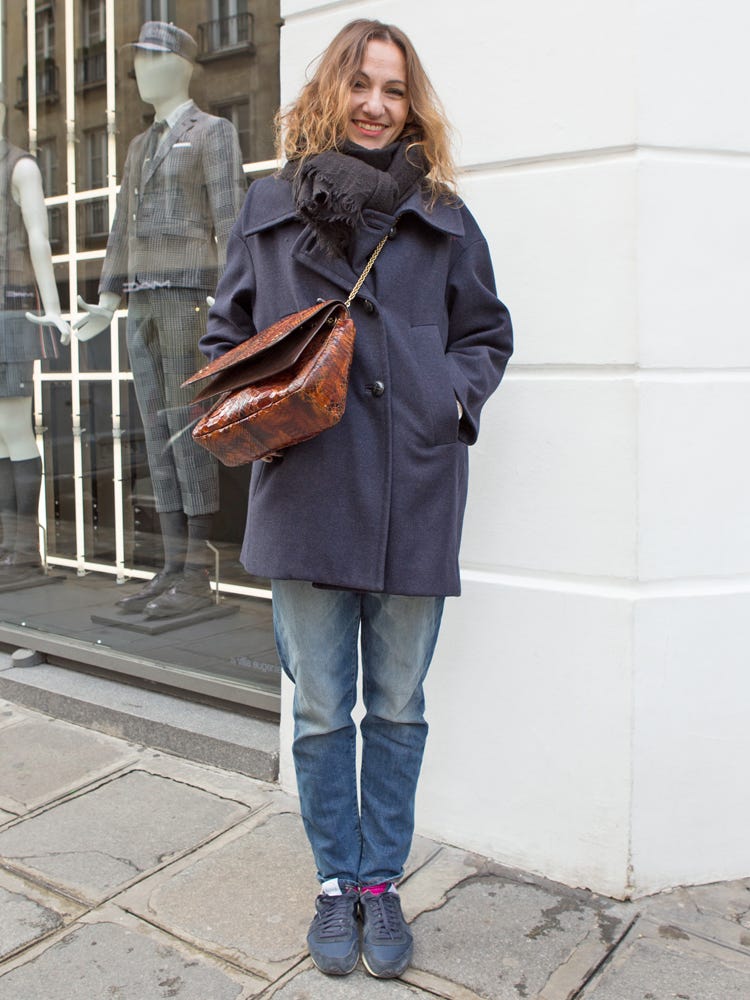 Clothing, Brown, Sleeve, Denim, Textile, Jeans, Outerwear, Bag, Street fashion, Jacket, 