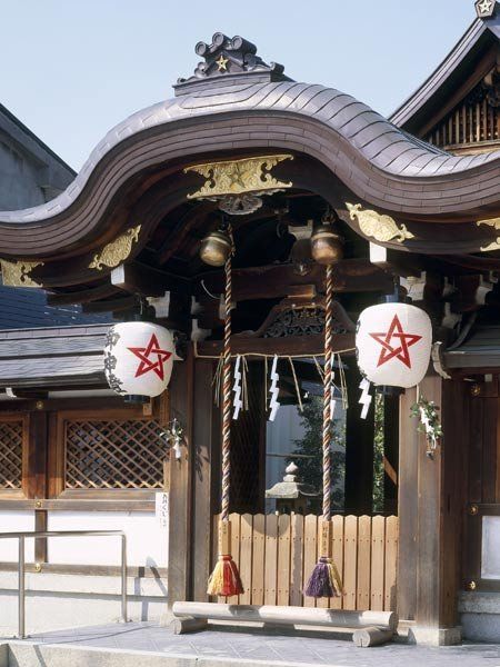 Architecture, Chinese architecture, Shrine, Temple, Japanese architecture, Lantern, Tradition, Decoration, 