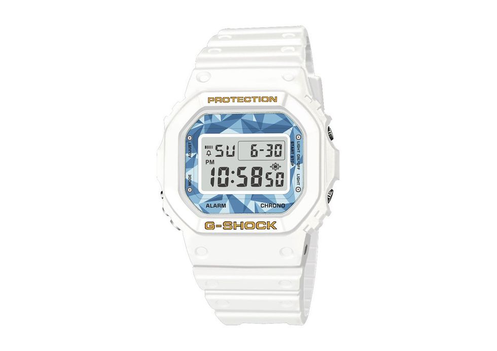 Watch, Analog watch, Watch accessory, Product, Digital clock, Strap, Fashion accessory, Hardware accessory, 