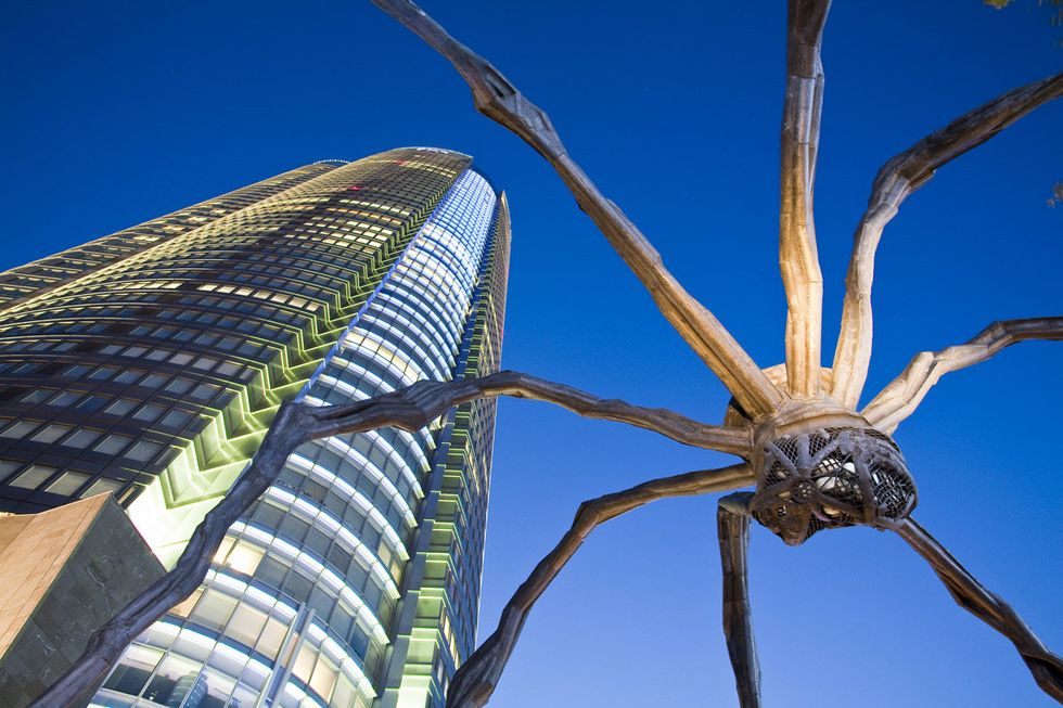 Daytime, Invertebrate, Spider, Arthropod, Tower, Tower block, Azure, Commercial building, Electric blue, Insect, 