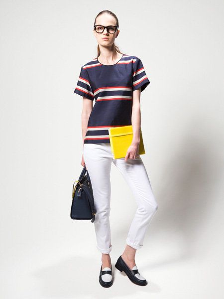 Clothing, Sleeve, Shoulder, Textile, Joint, White, Bag, Waist, Style, T-shirt, 