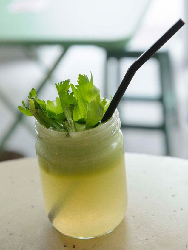 Green, Drink, Juice, Ingredient, Classic cocktail, Cocktail, Cocktail garnish, Alcoholic beverage, Produce, Daiquiri, 