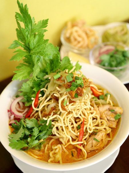 Food, Cuisine, Ingredient, Noodle, Dish, Recipe, Produce, Chinese noodles, Garnish, Rice noodles, 