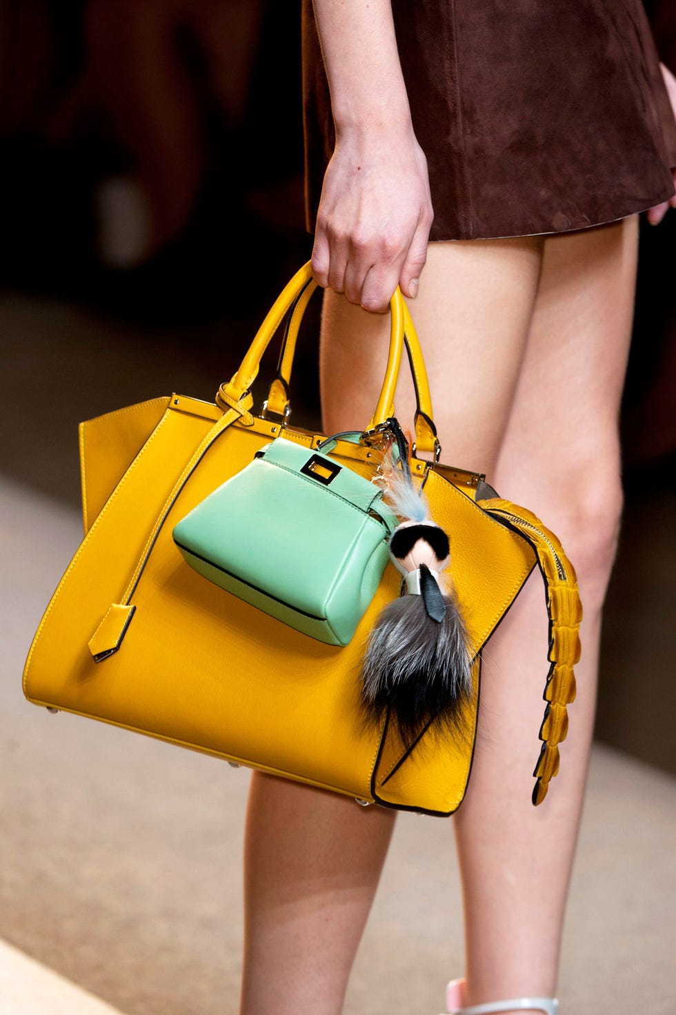 Yellow, Joint, Bag, Wrist, Fashion, Orange, Shoulder bag, Luggage and bags, Street fashion, Thigh, 