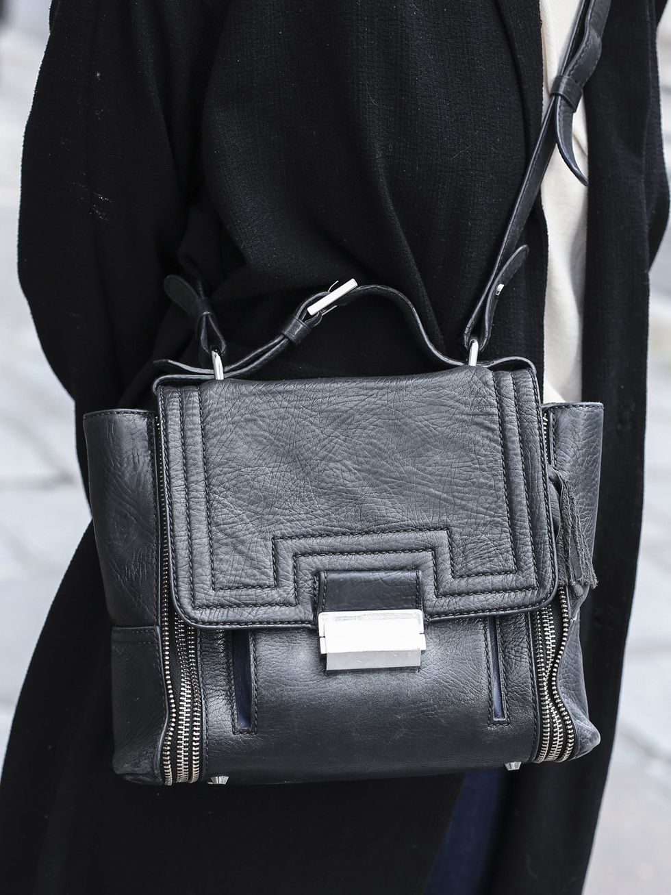 Product, Brown, Textile, Bag, Style, Leather, Fashion, Black, Shoulder bag, Pocket, 
