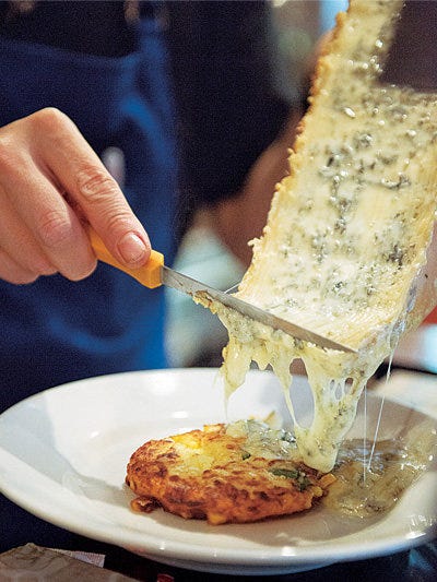 酪農農家 ビストロ スブリデオ レストラーレ Rakunounouka Bistro Subrideo Restaurare 酪農農家 ビストロ スブリデオ レストラーレ Rakunounouka Bistro Subrideo Restaurare