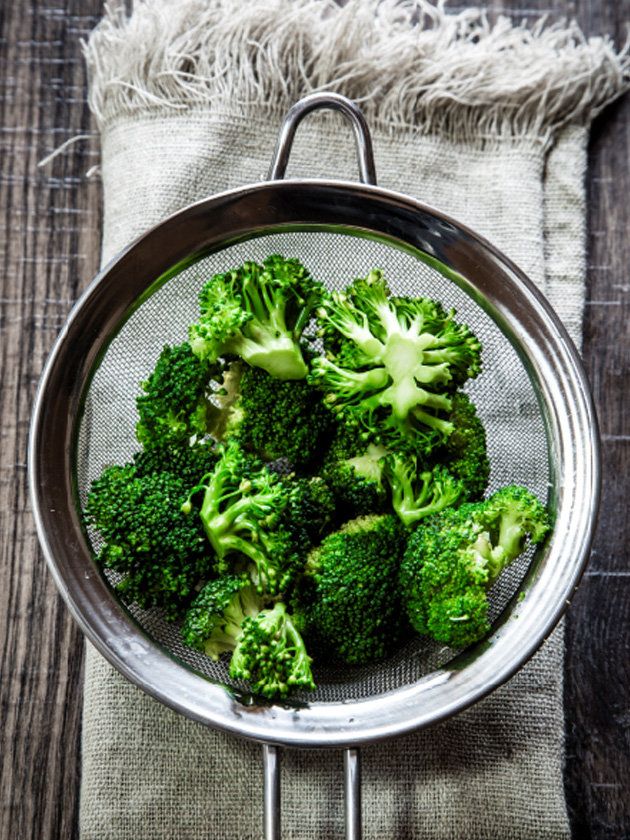 Broccoli, Leaf vegetable, Vegetable, Cruciferous vegetables, Ingredient, Produce, Broccoflower, wild cabbage, Natural foods, Whole food, 