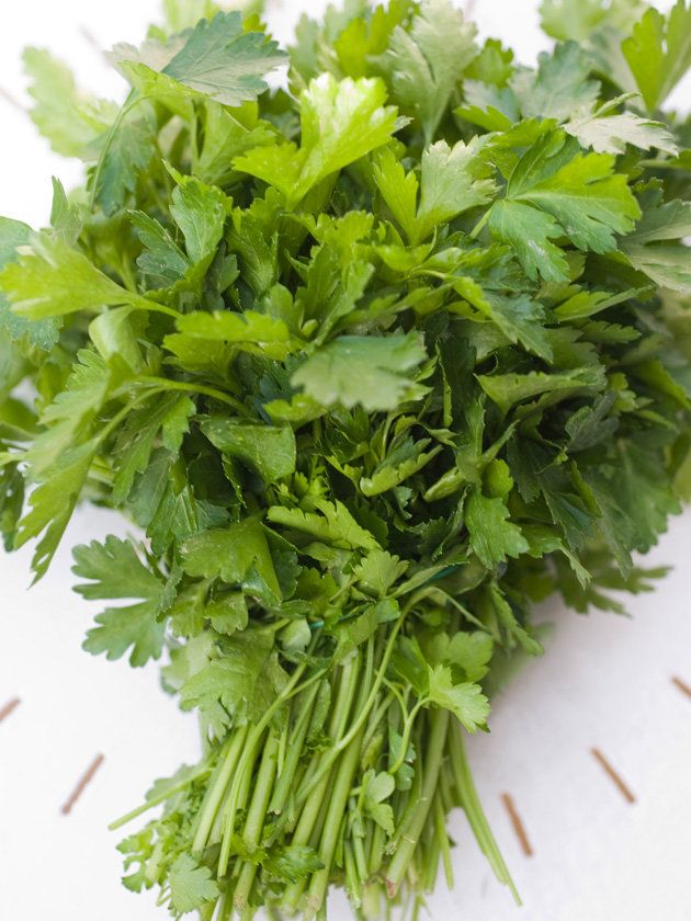 Ingredient, Leaf, Leaf vegetable, Fines herbes, Vegetable, Produce, Herb, Chinese celery, Whole food, Coriander, 