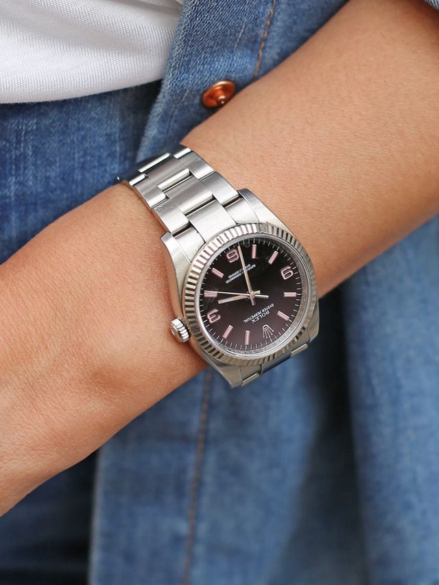 Blue, Analog watch, Wrist, Watch, Denim, Joint, Watch accessory, Fashion accessory, Font, Electric blue, 