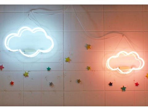 キコ から雲の形のウォールランプが新登場