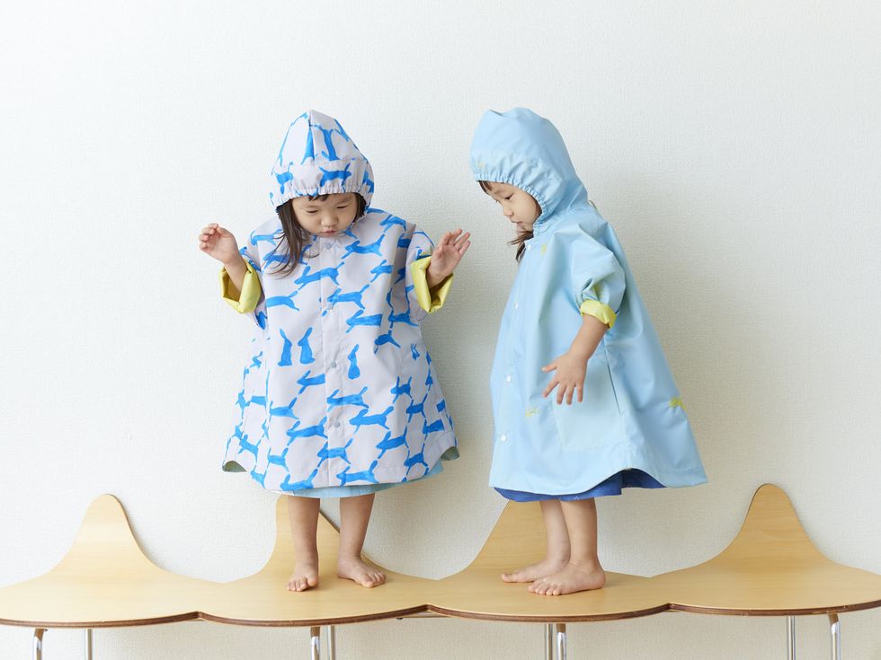 Sleeve, Baby & toddler clothing, Costume, One-piece garment, Bonnet, Day dress, Pattern, Barefoot, Toy, Figurine, 