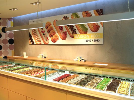 Food, Retail, Ceiling, Cuisine, Display case, Convenience store, Bakery, Peach, Grocery store, Convenience food, 
