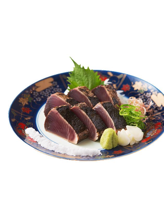 Food, Ingredient, Dishware, Beef, Recipe, Plate, Tataki, Cuisine, Animal product, Leaf vegetable, 