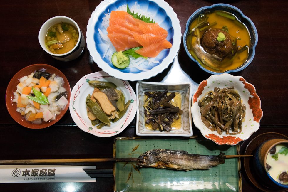 Cuisine, Food, Tableware, Meal, Dish, Seafood, Dishware, Ingredient, Fish slice, Bowl, 