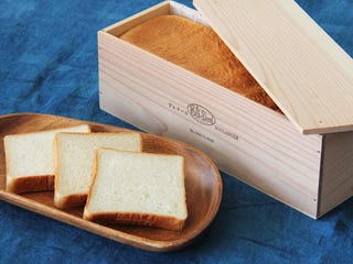 桐箱入り高級食パンを贈ろう ブレドール の エシレ角食パン