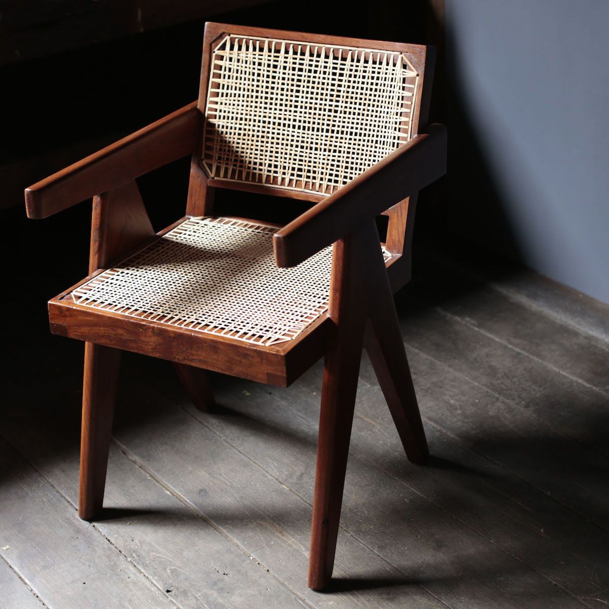 ☆人気の定番☆ 美品【Pierre Jeanneret】ピエール・ジャンヌレ/チャン