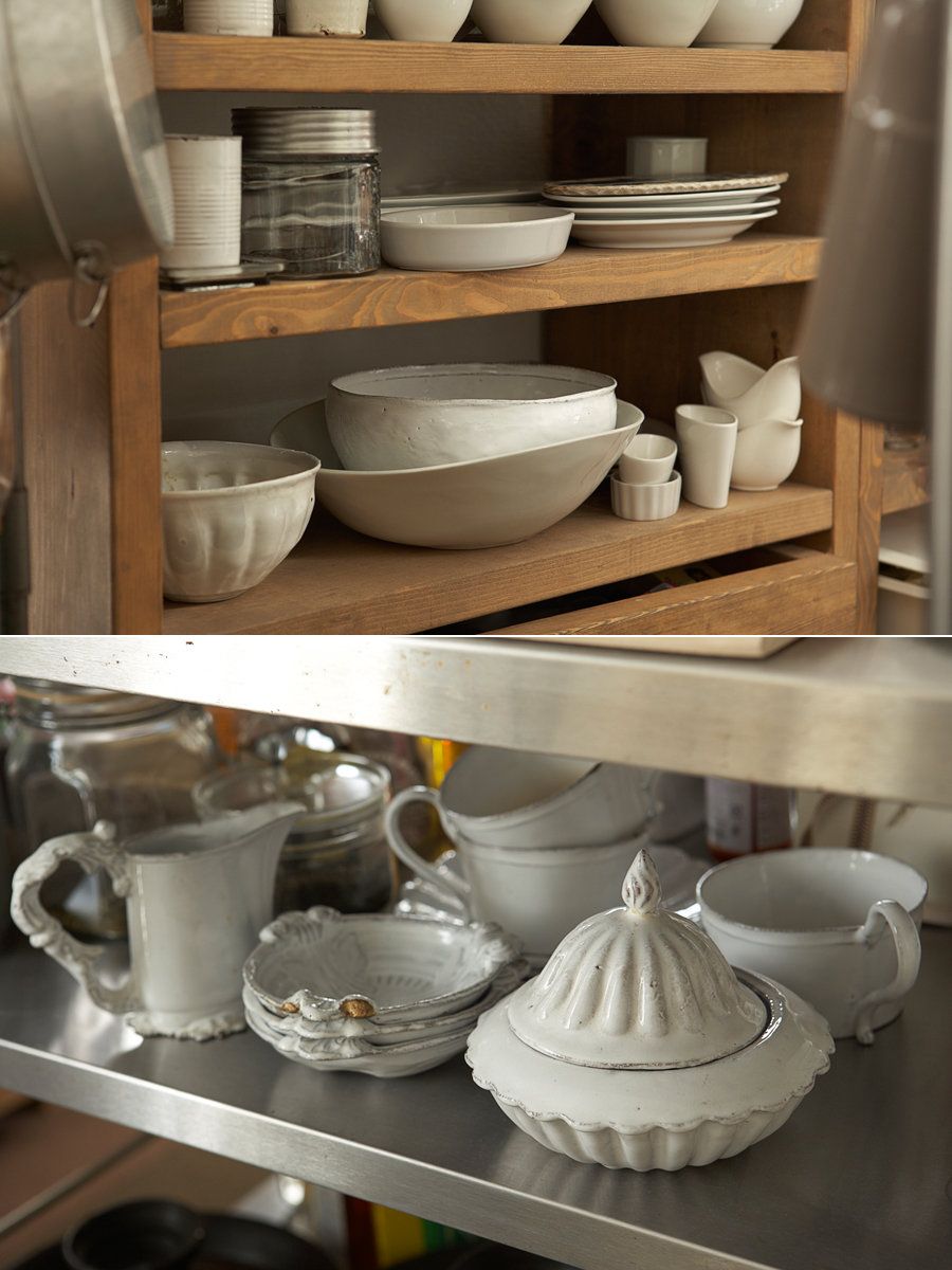 Serveware, Dishware, Porcelain, Ceramic, Tableware, Pottery, earthenware, Shelf, Shelving, Creative arts, 