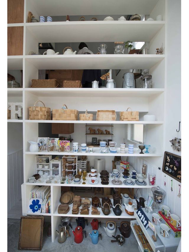 Shelf, Shelving, Furniture, Collection, Display case, Dishware, Cupboard, Retail, Porcelain, Hutch, 