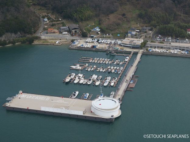 Water, Dock, Aerial photography, Marina, Watercraft, Boat, Naval architecture, Photography, Coast, Ship, 